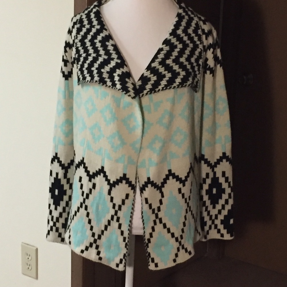 Adorable Open Cardigan-type Sweater Size Medium